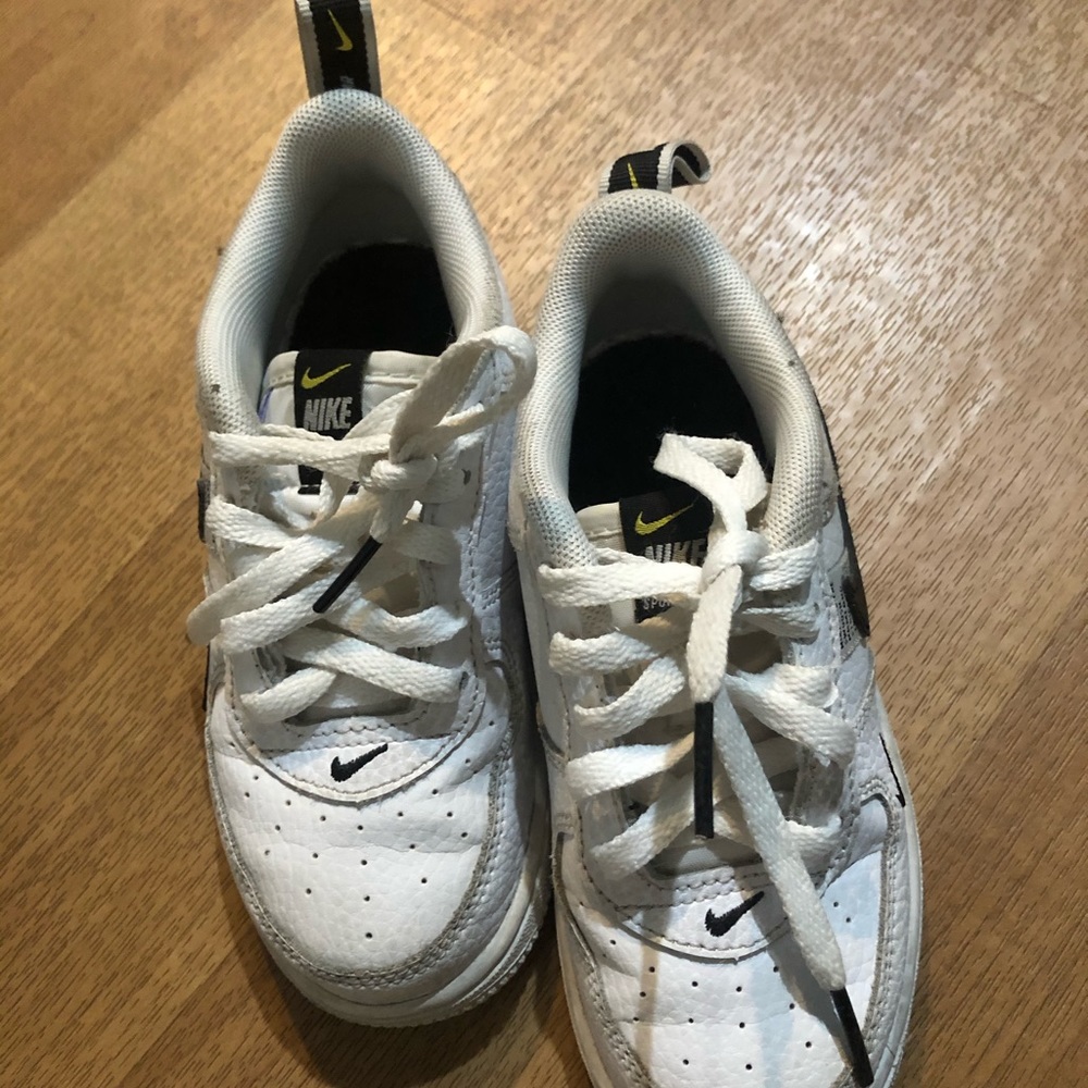 tennis’s shoes